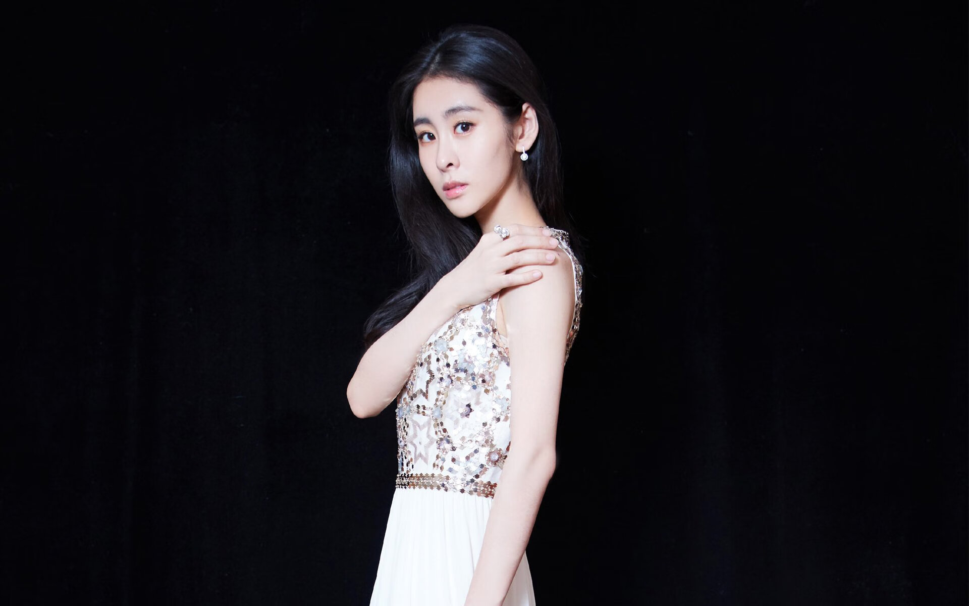 九游下载中心-亚非篮球精英联赛收官战升温，激烈角逐引关注，亚非投资管理有限公司