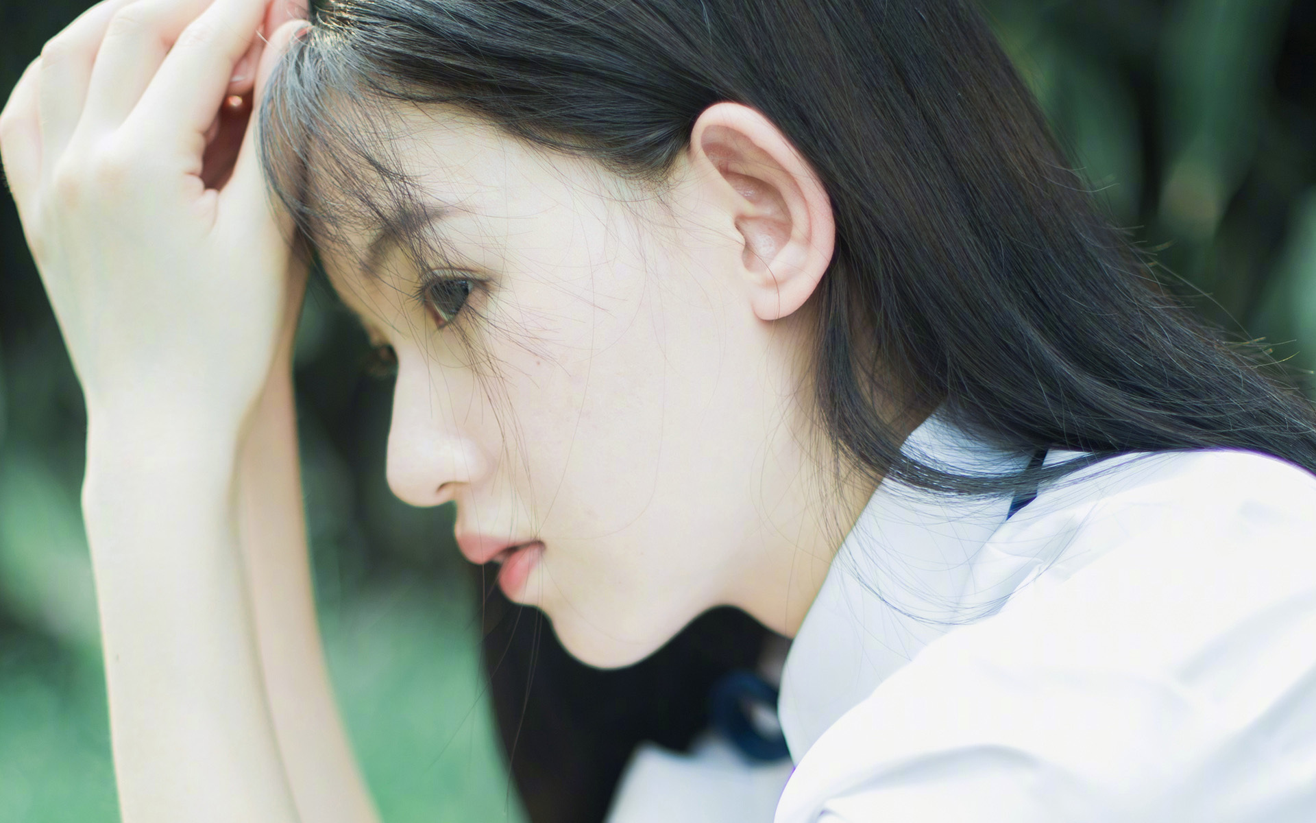 詹姆斯突破上篮湖人再度问鼎榜首，詹姆斯顶人上篮